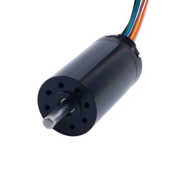 Motor sin escobillas sin núcleo redondo 28V 16800RPM 80mNm 140,73W 6,31A Ф32x61mm