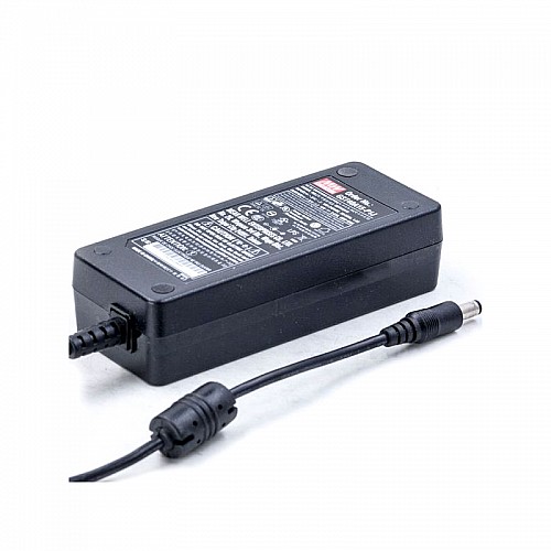 GST40A15-P1J MEANWELL 40W 15VDC 2.67A 115/230VACAC-DCAdaptador industrialVerde confiable