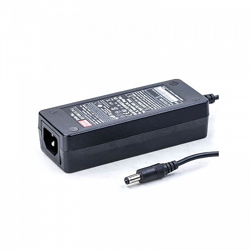 GST40A15-P1J MEANWELL 40W 15VDC 2.67A 115/230VACAC-DCAdaptador industrialVerde confiable