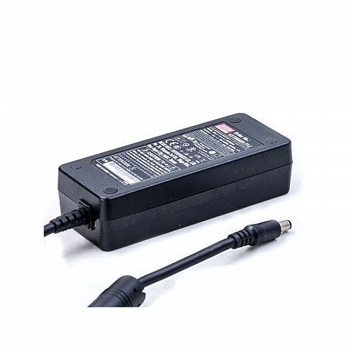 GST60A05-P1J MEANWELL 30W 5VDC 6A 115/230VACAC-DCAdaptador industrialVerde confiable