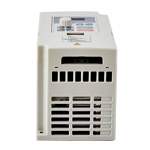 VFD 0.75KW 1HP 7.0A 110V Inversor de motor de accionamiento de frecuencia variable